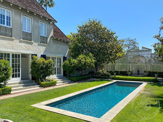 the-french-chateau-7