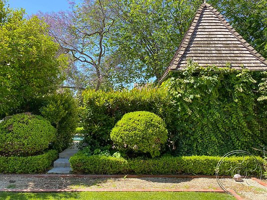 the-french-chateau-86